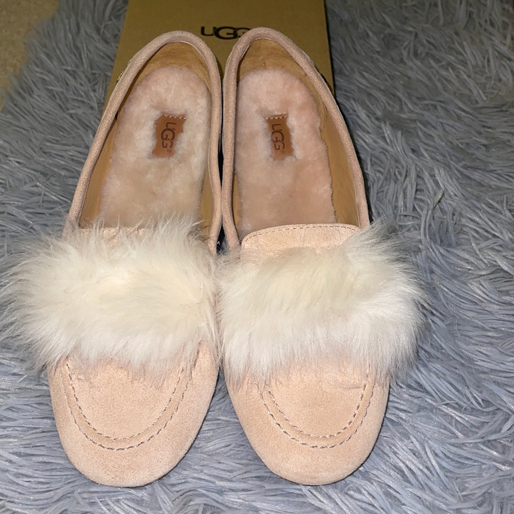 Comfy UGG shoes - BRAND NEW! never been worn :)